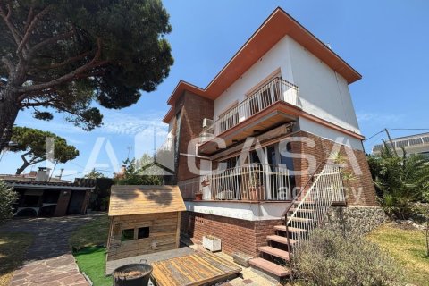 Дом с 5 спальнями в Премии де Дальте, Барселона, Каталония, Испания № 2100