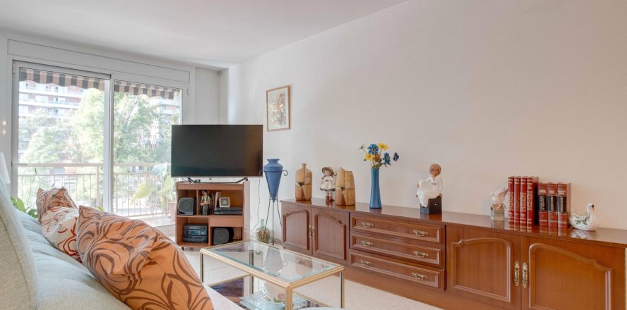 Квартира с 3 спальнями в Сан-Марти, Барселона, Каталония, Испания № 2105