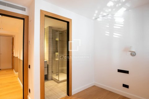 5 chambres apartment à vendre à Barcelona, Catalonia, Spain № 3734 - photo 26