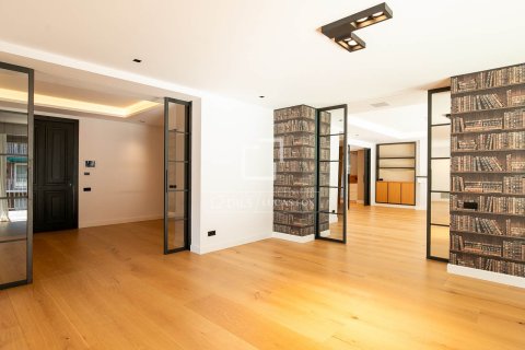 5 chambres apartment à vendre à Barcelona, Catalonia, Spain № 3734 - photo 4