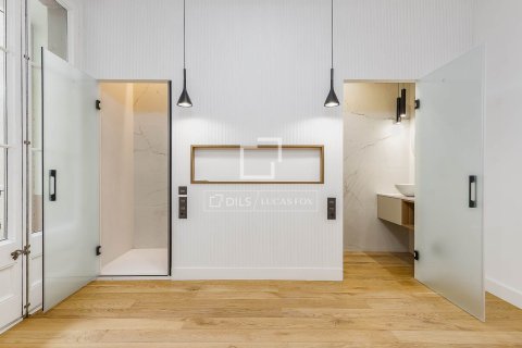 4 chambres apartment à vendre à Barcelona, Catalonia, Spain № 3733 - photo 16