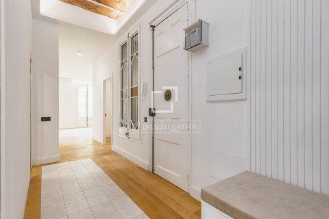 4 chambres apartment à vendre à Barcelona, Catalonia, Spain № 3733 - photo 12