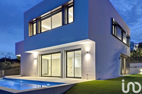 4 bedrooms house for sale in Teia, Barcelona, Catalonia, Spain № 5048