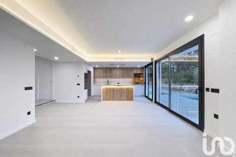 4 bedrooms house for sale in Teia, Barcelona, Catalonia, Spain № 5048 - photo 10