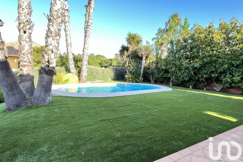 4 bedrooms house for sale in Vilanova i la Geltru, Barcelona, Catalonia, Spain № 5050