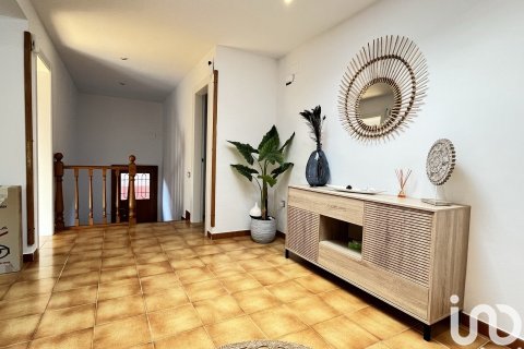4 bedrooms house for sale in Vilanova i la Geltru, Barcelona, Catalonia, Spain № 5050 - photo 9