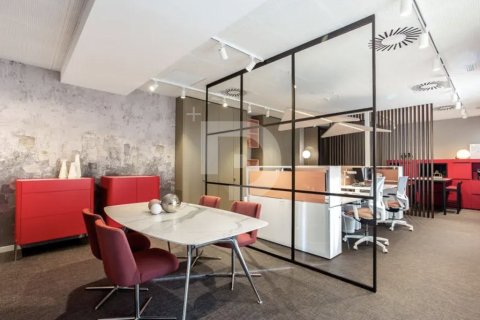 800 m² office à vendre à Horta-Guinardo, Barcelona, Catalonia, Spain № 3711 - photo 2