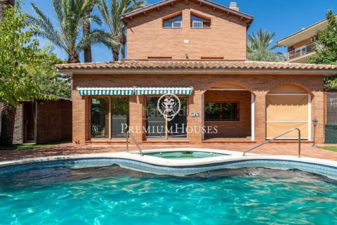 Дом с 9 спальнями в Кастельдефельсе, Барселона, Каталония, Испания № 2373