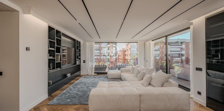 Квартира с 4 спальнями в Барселоне, Каталония, Испания № 2379