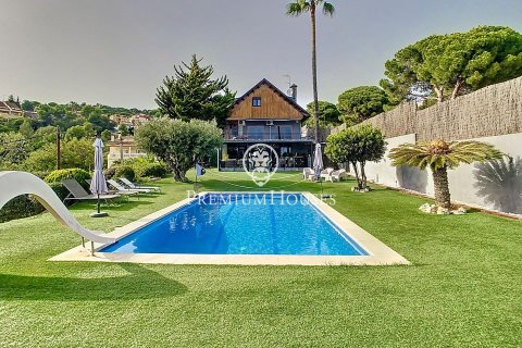 Вилла с 5 спальнями в Матаро, Барселона, Каталония, Испания № 2378