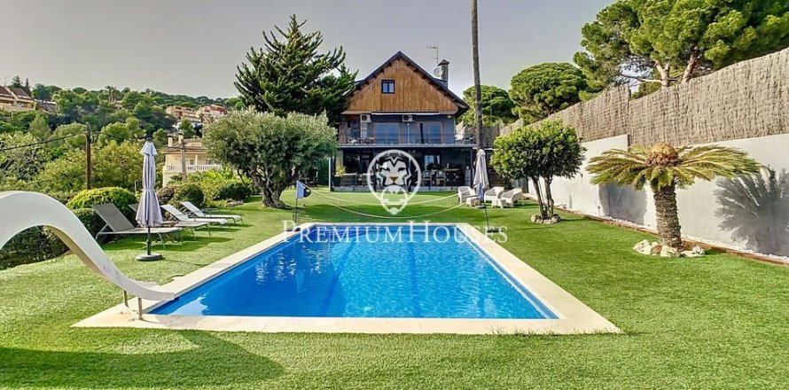 Вилла с 5 спальнями в Матаро, Барселона, Каталония, Испания № 2378