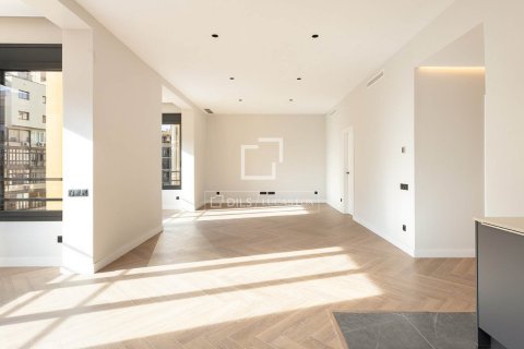 3 chambres apartment à vendre à Barcelona, Catalonia, Spain № 4155 - photo 12