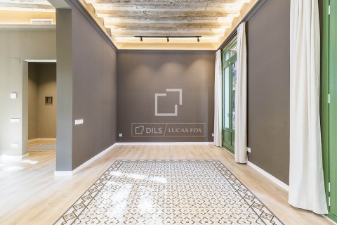 Apartamento de 3 dormitorios en venta en Barcelona, Cataluña, Spain № 4156 - foto 8