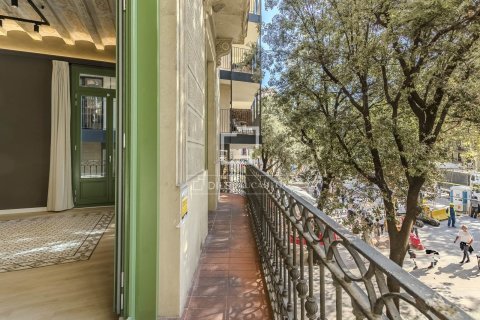 Apartamento de 3 dormitorios en venta en Barcelona, Cataluña, Spain № 4156 - foto 10