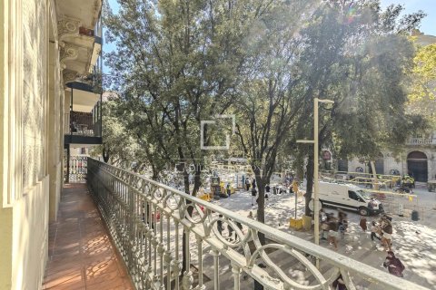 Apartamento de 3 dormitorios en venta en Barcelona, Cataluña, Spain № 4156 - foto 12