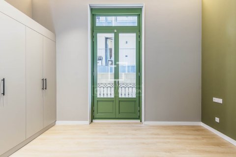 Apartamento de 3 dormitorios en venta en Barcelona, Cataluña, Spain № 4156 - foto 26