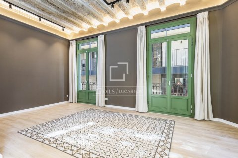 Apartamento de 3 dormitorios en venta en Barcelona, Cataluña, Spain № 4156 - foto 5