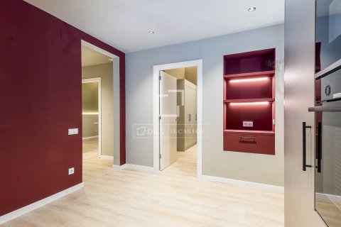 Apartamento de 3 dormitorios en venta en Barcelona, Cataluña, Spain № 4156 - foto 18