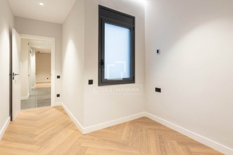 Apartamento de 2 dormitorios en venta en Barcelona, Cataluña, Spain № 4157 - foto 20