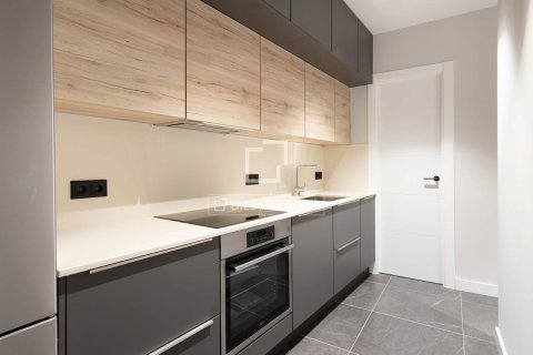 Apartamento de 2 dormitorios en venta en Barcelona, Cataluña, Spain № 4157 - foto 12