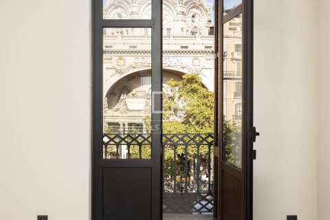 Apartamento de 2 dormitorios en venta en Barcelona, Cataluña, Spain № 4157 - foto 8