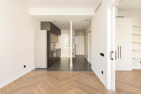 Apartamento de 2 dormitorios en venta en Barcelona, Cataluña, Spain № 4157 - foto 11