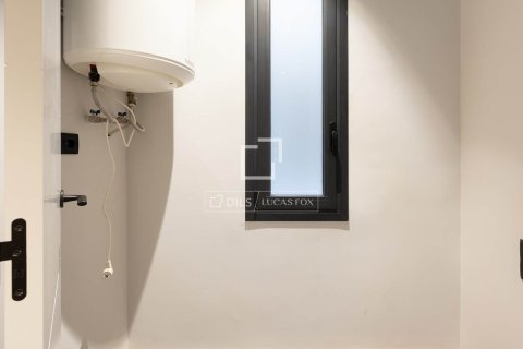 Apartamento de 2 dormitorios en venta en Barcelona, Cataluña, Spain № 4157 - foto 14