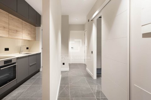 Apartamento de 2 dormitorios en venta en Barcelona, Cataluña, Spain № 4157 - foto 16