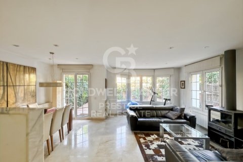 Купить таунхаус в Эсплугес-де-Льобрегат, Испания с 6 спален, 313м², № 2502 - фото 12