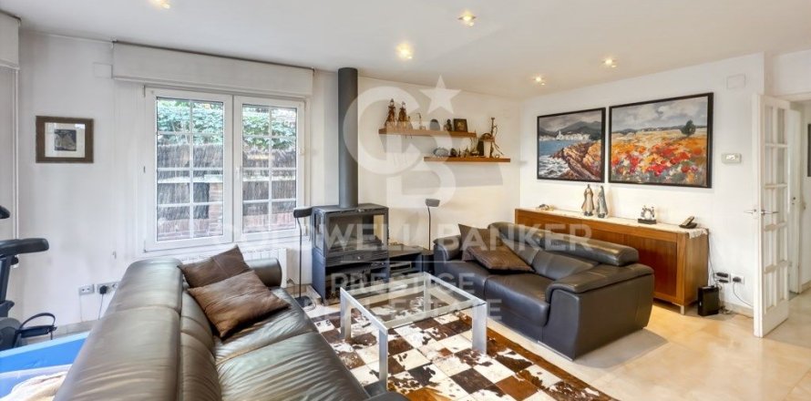 Таунхаус с 6 спальнями в Эсплугес-де-Льобрегате, Барселона, Каталония, Испания № 2502