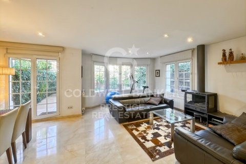 Купить таунхаус в Эсплугес-де-Льобрегат, Испания с 6 спален, 313м², № 2502 - фото 4