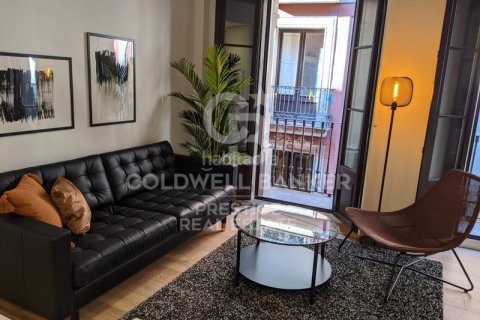 Купить квартиру в Старый город, Барселона, Испания с 2 спальни, 100м², № 2504 - фото 2