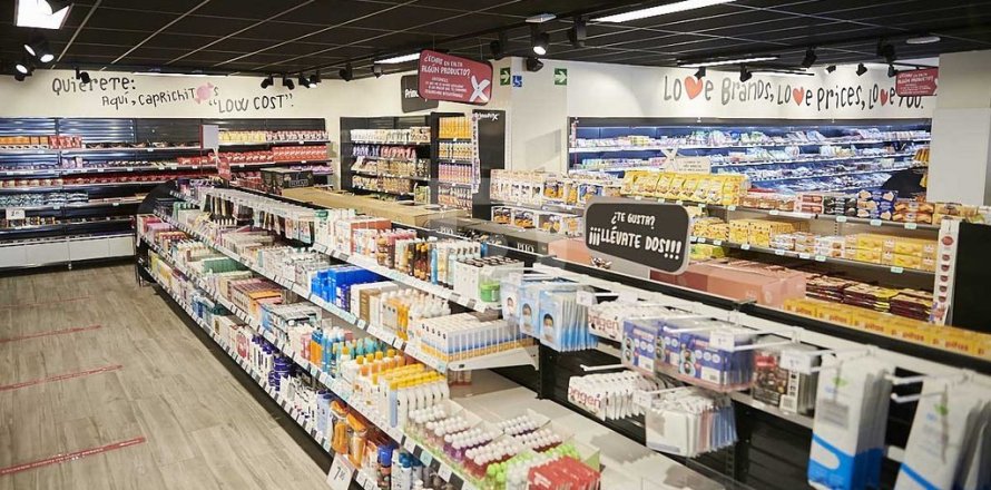 Магазин студия в Сантс-Монтжуике, Барселона, Каталония, Испания № 5155