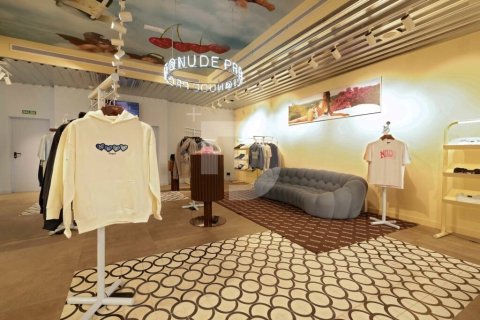 130 sq.m. retail store for sale in Ciutat Vella, Barcelona, Catalonia, Spain № 5160