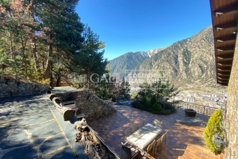 4 bedrooms villa for sale in Principado De Andorra (Ninguna Poblacion Tiene C.P.), Lleida, Catalonia, Spain № 5284 - photo 7