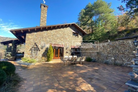 4 bedrooms villa for sale in Principado De Andorra (Ninguna Poblacion Tiene C.P.), Lleida, Catalonia, Spain № 5284 - photo 4