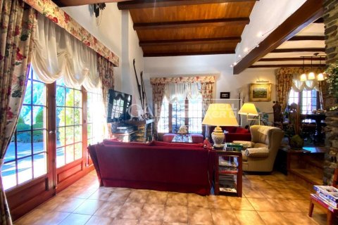 4 bedrooms villa for sale in Principado De Andorra (Ninguna Poblacion Tiene C.P.), Lleida, Catalonia, Spain № 5284 - photo 11