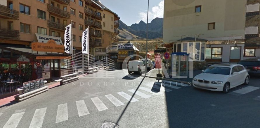 199 sq.m. commercial property for sale in Principado De Andorra (Ninguna Poblacion Tiene C.P.), Lleida, Catalonia, Spain № 5282