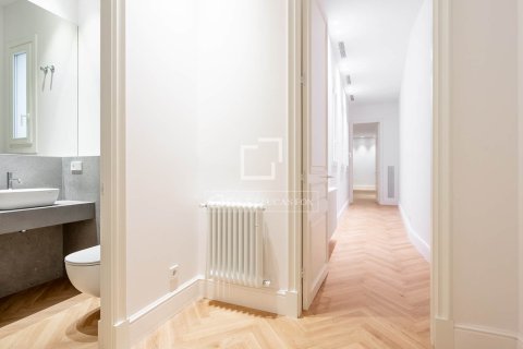 2 chambres apartment à vendre à Barcelona, Catalonia, Spain № 4394 - photo 17