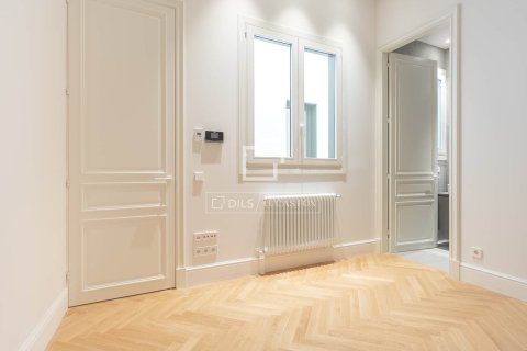 2 chambres apartment à vendre à Barcelona, Catalonia, Spain № 4394 - photo 9