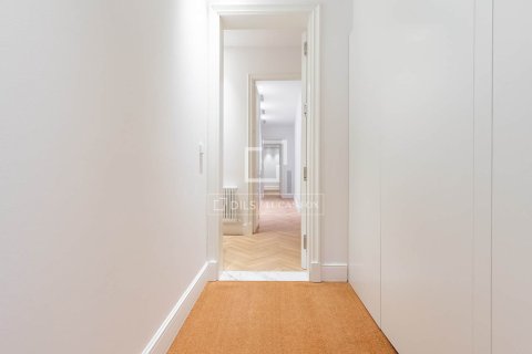 2 chambres apartment à vendre à Barcelona, Catalonia, Spain № 4394 - photo 10