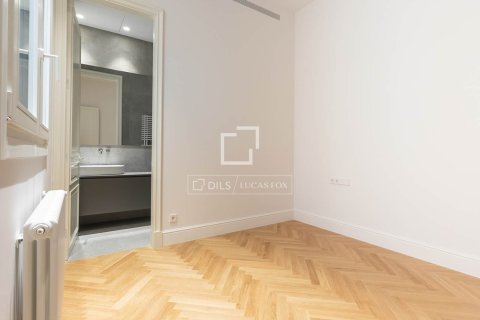 2 chambres apartment à vendre à Barcelona, Catalonia, Spain № 4394 - photo 8