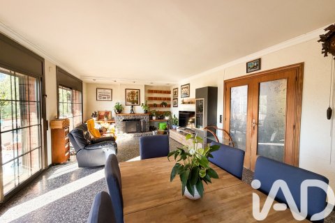 Купить дом в Сан-Пере-де-Виламайор, Испания с 4 спальни, 227м², № 4721 - фото 4