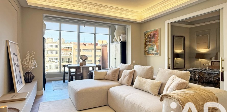 3 bedrooms apartment for sale in Barcelona, Catalonia, Spain № 4717