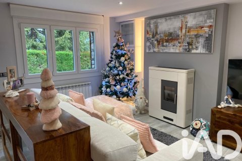 3 bedrooms apartment for sale in Alp, Girona, Catalonia, Spain № 4718 - photo 12