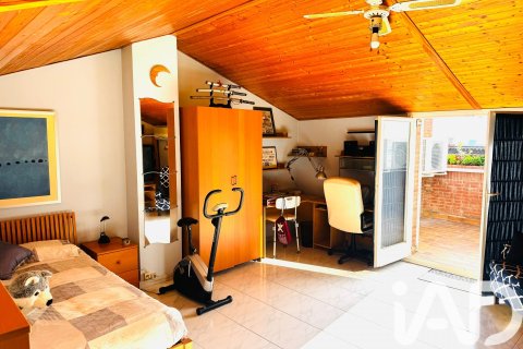 5 bedrooms townhouse for sale in El Masnou, Barcelona, Catalonia, Spain № 4716 - photo 3