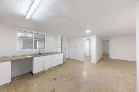 Офис студия в Сант-Андреу, Барселона, Каталония, Испания № 2303