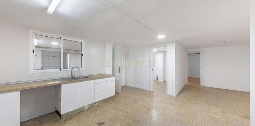 Офис студия в Сант-Андреу, Барселона, Каталония, Испания № 2303