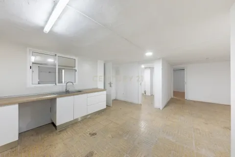 Коммерческая недвижимость 452м² в Сант-Андреу, Барселона, Каталония, Испания № 2304