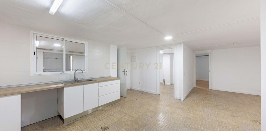 Офис студия в Сант-Андреу, Барселона, Каталония, Испания № 2306